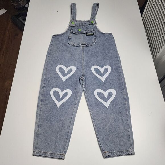 Girls Printed Hearts Blue Denim Jean Overall Pants NEW Size 6-7 - Picture 1 of 8